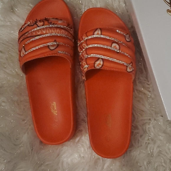 Open toe 2" high platform flip flop , bandana - Picture 5 of 10